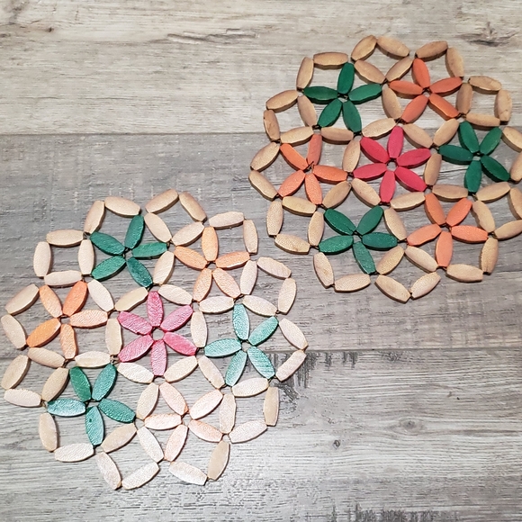 2 Trivets Painted Wood Floral Pattern Wall Decor - Picture 2 of 2